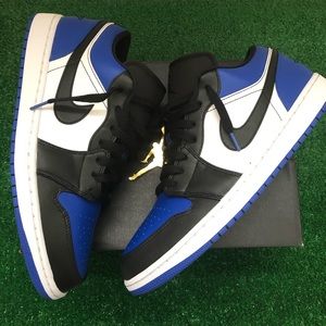 VNDS Jordan 1 Low royal toe